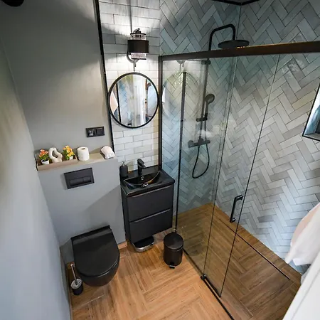 Black Villa Zator